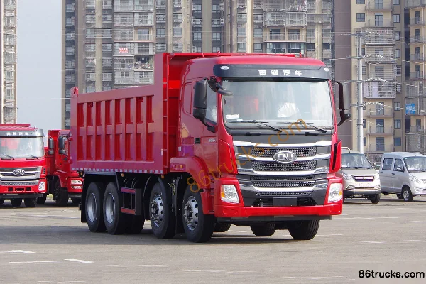 NanJun Ruiyu K60 300hp 8X4(12 wheels) 6m Dump Truck Exterior