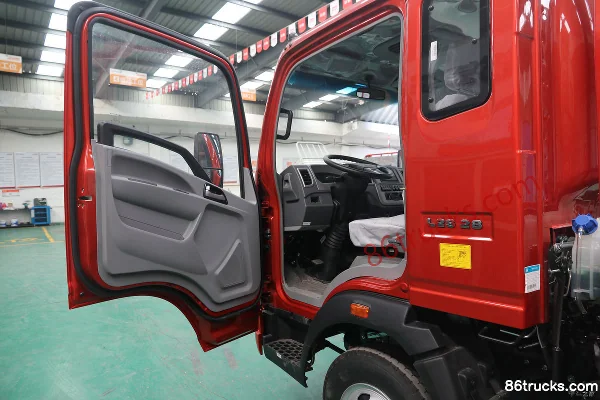 Sinotruk HOWO Hanvo 170hp 4X2(6 wheels) 3.3m semi-panel flatbed light truck (Fast Gear 8-speed) Cab (1) | 86Trucks