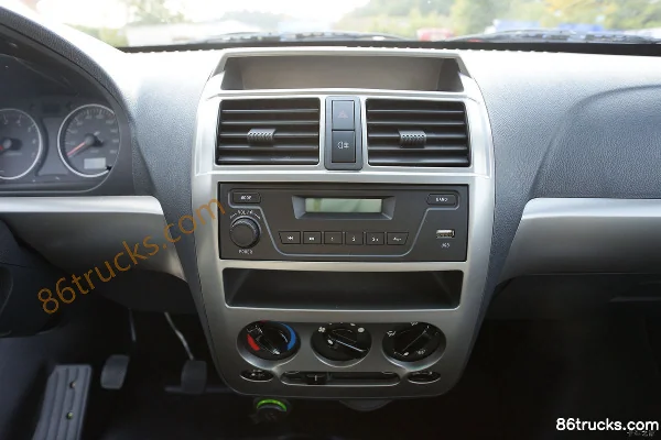 NanJun Ruiyi F Series 1.5L 112hp 4X2(6 wheels) Gasoline 3.235m Single Row Van Truck Cab (2) | 86Trucks