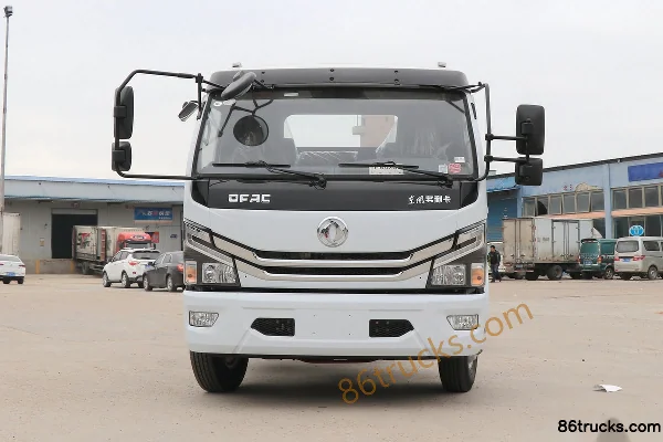 Dongfeng Duolika D6 115 hp 4X2(6 wheels) Green Sprinkler Truck (Runzhixing Brand) Exterior