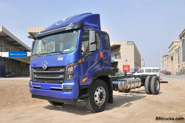 Dayun Xianglong 205 hp 4X2(6 wheels) 5.75m Semi-row Flatbed Cargo Truck (China VI) Exterior (3) | 86Trucks