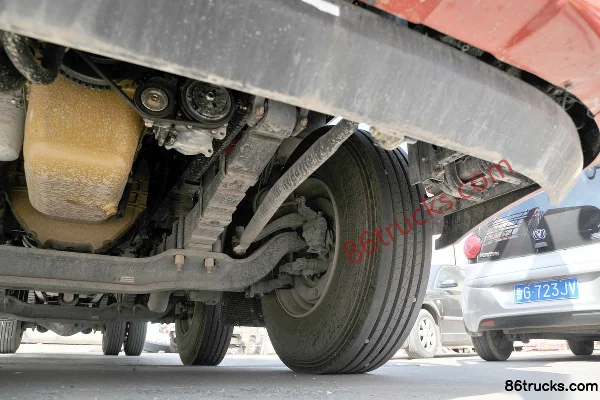 DongfengLiuqi Chenglong H5 camion porteur 290 ch 6X2(8 roues) 9,4 m camion porteur à ridelles Châssis (3) | 86Trucks