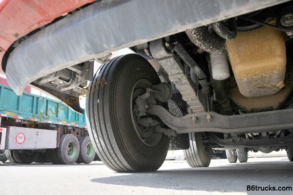 DongfengLiuqi Chenglong H5 camion porteur 290 ch 6X2(8 roues) 9,4 m camion porteur à ridelles Châssis (2) | 86Trucks