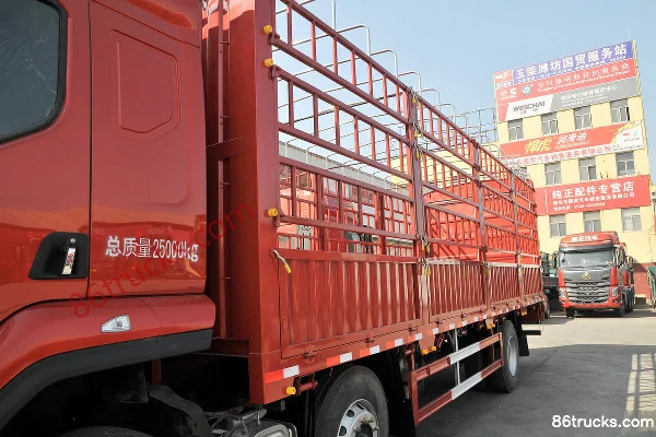 DongfengLiuqi Chenglong H5 camion porteur 290 ch 6X2(8 roues) 9,4 m camion porteur à ridelles Carrosserie (1) | 86Trucks