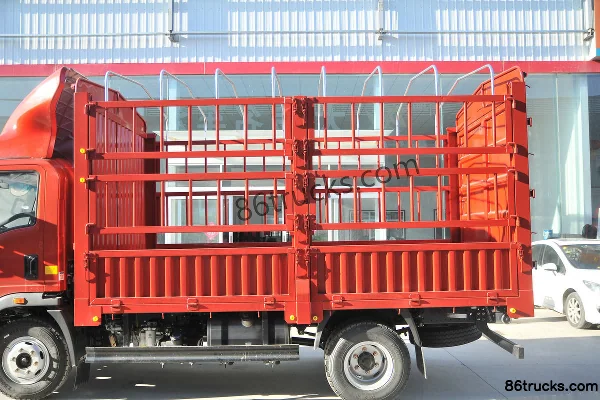 Sinotruk HOWO Wang Series 190hp 4X2(6 wheels) 4.85m semi-sleeper stake truck (China VI) Body (2) | 86Trucks