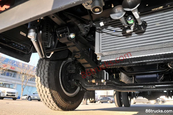 Sinotruk HOWO Wang Series 190 hp 4X2(6 wheels) 5.5m single cab flatbed light truck Chassis (2) | 86Trucks