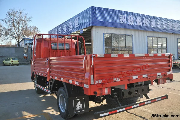 Sinotruk HOWO Wang Series 190 hp 4X2(6 wheels) 5.5m single cab flatbed light truck Body (3) | 86Trucks