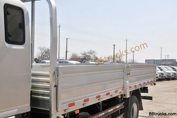 Foton Aoling Xin Jieyun 170 ch 4X2(6 roues) 5,25 m porteur à ridelles cabine demi-avancée Carrosserie (1) | 86Trucks