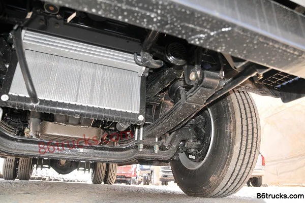 Foton Aoling Xin Jieyun 170 ch 4X2(6 roues) 5,25 m porteur à ridelles cabine demi-avancée Châssis (3) | 86Trucks