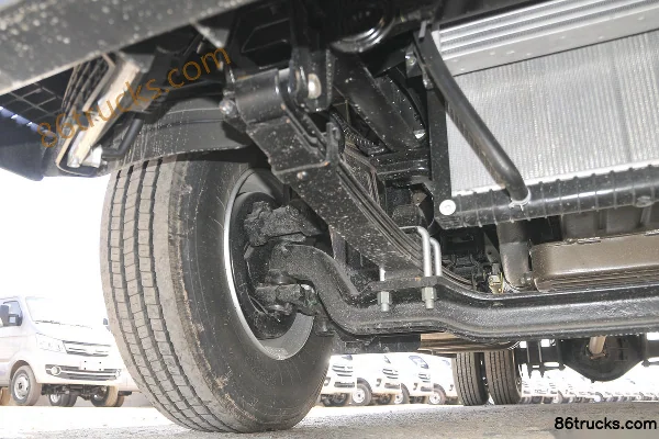 Foton Aoling Xin Jieyun 170 ch 4X2(6 roues) 5,25 m porteur à ridelles cabine demi-avancée Châssis (2) | 86Trucks