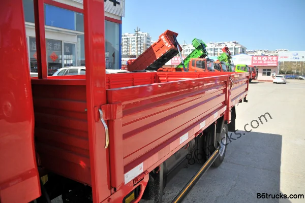 FAW Jiefang Hu VN 110 hp 4X2(6 wheels) 4.21m Single-Cab Flatbed Light Truck Body (1) | 86Trucks