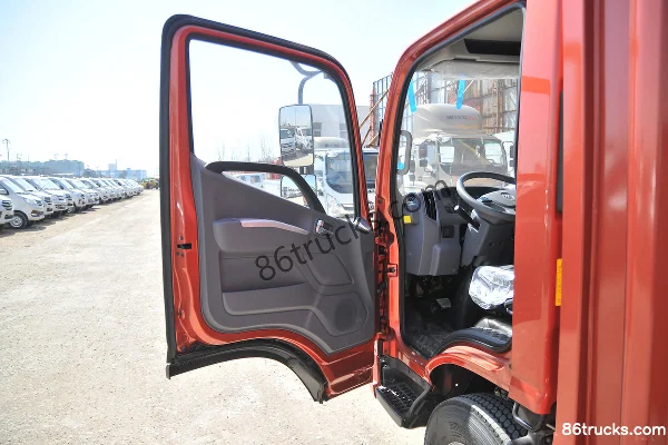 Foton Aumark Express 131 hp 4X2(6 wheels) 4.14m single-row van light truck Cab (1) | 86Trucks