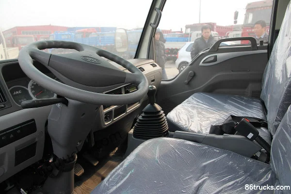 JAC Kangling 46 ch 4X2(6 roues) 3,7 m porteur plateau simple cabine (3) | 86Trucks