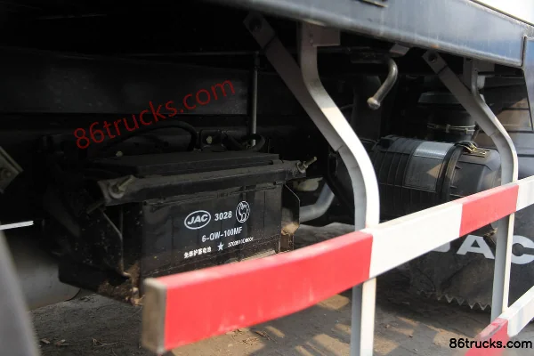 JAC Kangling 46 ch 4X2(6 roues) 3,7 m porteur plateau simple cabine Châssis (3) | 86Trucks