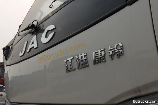 JAC Kangling 46 ch 4X2(6 roues) 3,7 m porteur plateau simple cabine Extérieur (3) | 86Trucks