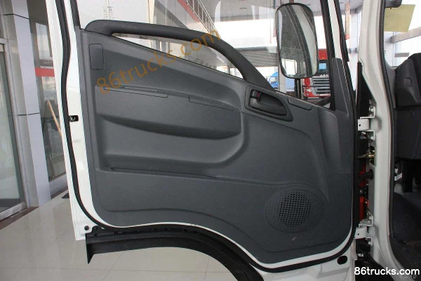 JAC New Shuailing H330 130 hp 4X2(6 wheels) 3.85m semi-row flatbed light truck Cab (2) | 86Trucks