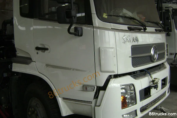 Dongfeng Commercial Vehicle Tianjin 180hp 4X2(6 wheels) Sweeper Truck (Yandi Brand) Exterior (2) | 86Trucks