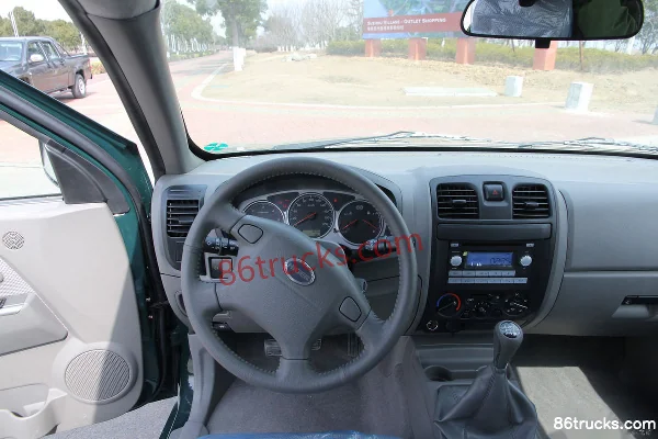 2012 HIGER Yujun 102 hp 2.8L Diesel Large Double Row Pickup Chassis (3) | 86Trucks