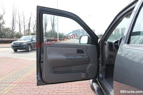 2012 HIGER Yujun 103 hp 2.2L Gasoline Large Double Row Pickup Chassis (2) | 86Trucks