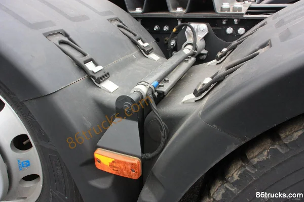 Renault Premium 380 DXi Series Heavy Truck 380 hp 6X2(8 wheels) tractor truck (mid-lift axle) Chassis (2) | 86Trucks