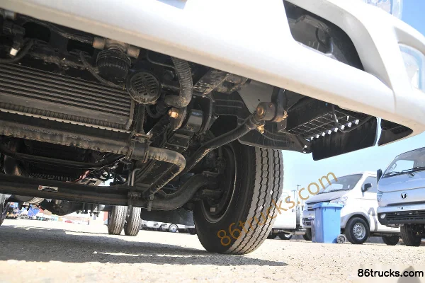Foton Auling CTS 150hp 4X2(6 wheels) 4.18m single-row flatbed light truck chassis (ZF) (3) | 86Trucks