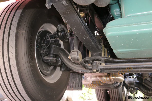FAW Jiefang J7 camion lourd quatre saisons 550 ch 6X4(10 roues) tracteur routier (12 vitesses) Châssis (3) | 86Trucks