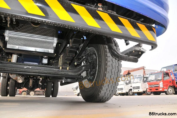 Kama Kaijie M6 160 hp 4X2(6 wheels) 6.21m Flatbed Light Truck with Half Cab Chassis (3) | 86Trucks
