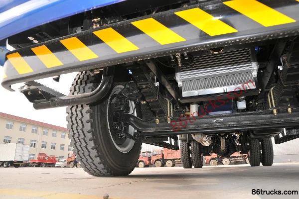 Kama Kaijie M6 160 hp 4X2(6 wheels) 6.21m Flatbed Light Truck with Half Cab Chassis (2) | 86Trucks