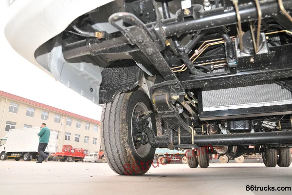 Kama Ruihang X1 1.5L 110hp 4X2(6 wheels) 2.5m double-row cage mini truck Chassis (2) | 86Trucks