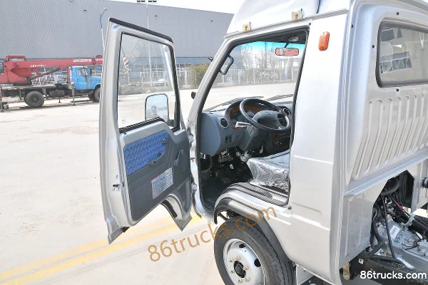 Kama Ruiling 1.3L 91ch 4X2(6 roues) gasoline 2.55m double-row fence-type micro truck (China VI) Cabine (1) | 86Trucks