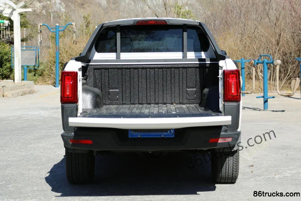 JMC Yuhu 9 2019 édition Zunxiang 2.0T essence 220 ch boîte automatique 8 rapports 4x4(6 roues) double cabine pick-up intelligent de classe S