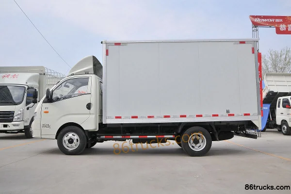Foton Shidai K2 88 hp 4X2(6 wheels) 3.67m Single Row Flatbed Light Truck Exterior (3) | 86Trucks