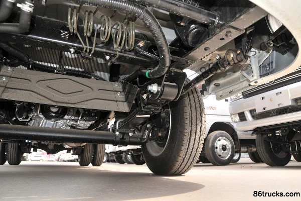 Foton Xiangling M2 1.5L 116 ch 4X2(6 roues) essence 3,7 m fourgon monoplace micro camion (China VI) Châssis (3) | 86Trucks