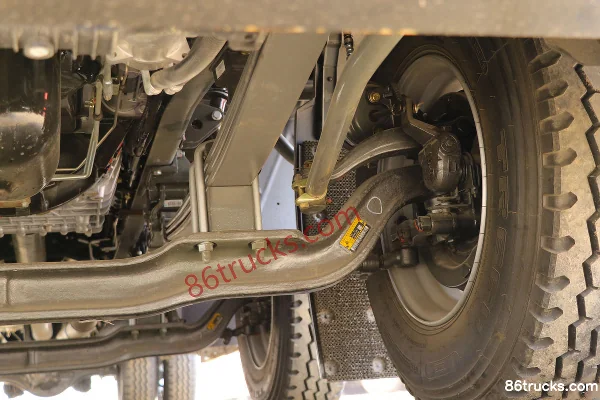 Sinotruk HOWO T5G Heavy Truck 310 hp 6X2(8 wheels) 9.52m Van Cargo Truck (China VI) Chassis (2) | 86Trucks