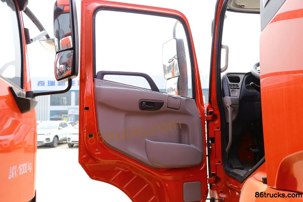 Dongfeng Tianjin VR 4L Diesel 170 hp 4X2(6 wheels) Fast Gear 8-speed 5.79m Semi-sleeper Stake Cargo Truck Cab (1) | 86Trucks