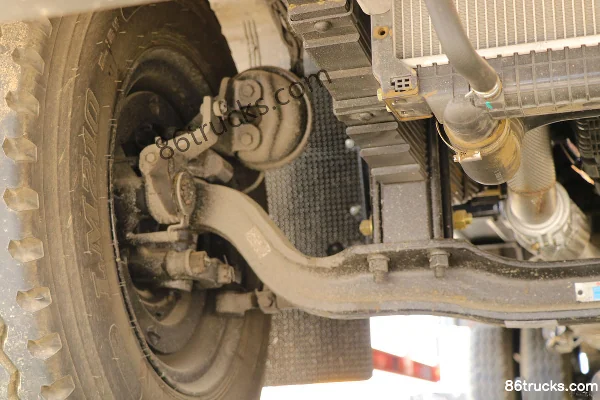 Dongfeng Tianjin VR 4L Diesel 170 hp 4X2(6 wheels) Fast Gear 8-speed 5.79m Semi-sleeper Stake Cargo Truck Chassis (2) | 86Trucks
