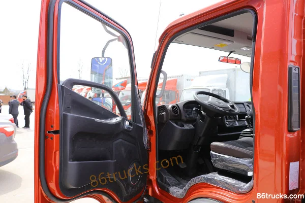 Foton Times Leading 6 150hp 4X2(6 wheels) 4.2m single-row flatbed light truck Cab (1) | 86Trucks