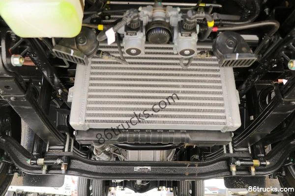 Foton Times Leading 6 150hp 4X2(6 wheels) 4.2m single-row flatbed light truck Chassis (1) | 86Trucks