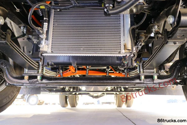 JAC Shuailing i5 4.5T 4.13m cabine simple camion léger frigorifique électrique 103.42kWh 4X2(6 roues) Châssis (3) | 86Trucks