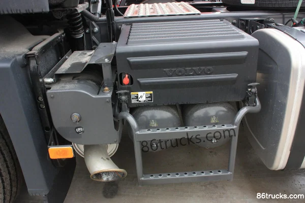Volvo FM tracteur routier 420 ch 6X4(10 roues) AMT automatique pour matières dangereuses Châssis (1) | 86Trucks