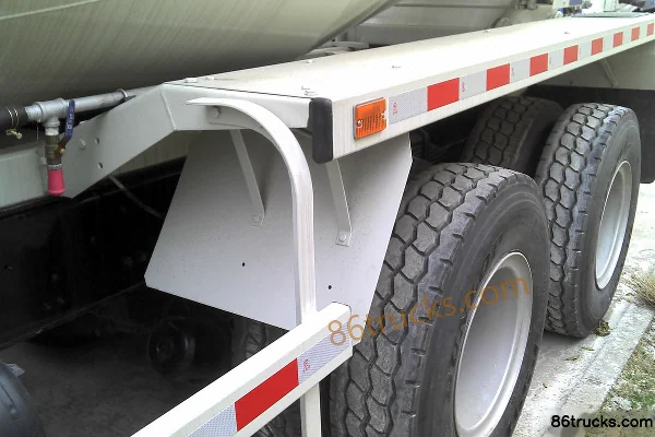 GAC HINO 700 series 350 hp 6X4(10 wheels) concrete mixer truck Cab (1) | 86Trucks