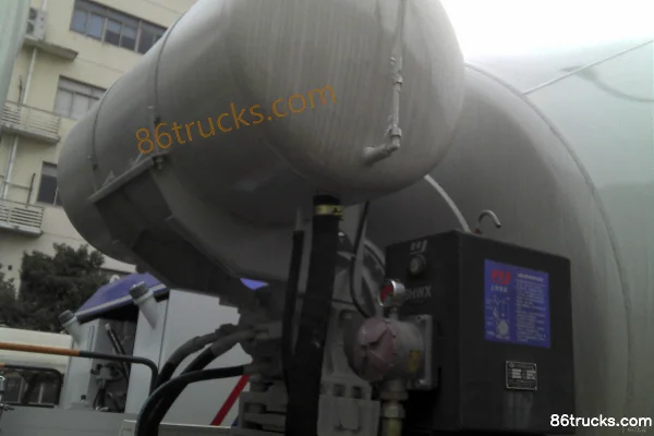GAC HINO 700 series 350 hp 6X4(10 wheels) concrete mixer truck Body (2) | 86Trucks