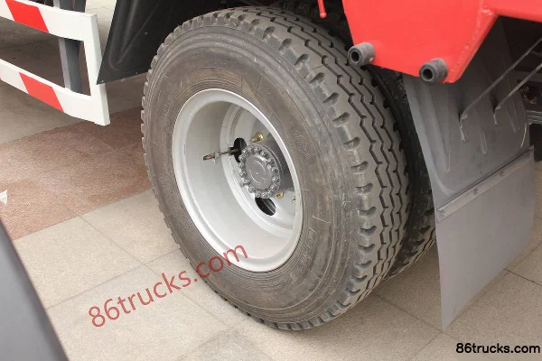 Sinotruk New Yellow River Heavy Truck 140 hp 4X2(6 wheels) Side Panel Cargo Truck Cab (2) | 86Trucks