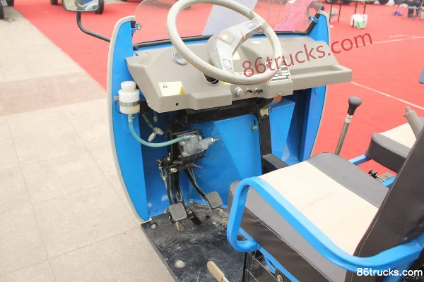Wuzheng Xiaofeihu Semi-Enclosed Dump Three-Wheel Low-Speed Truck Cab (1) | 86Trucks