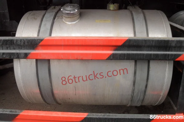 SAIC Hongyan Jingang Heavy Truck 310hp 6X4(10 wheels) 5.6m Dump Truck Chassis (2) | 86Trucks