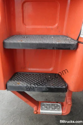 SAIC Hongyan Jingang Heavy Truck 310hp 6X4(10 wheels) 5.6m Dump Truck Chassis (1) | 86Trucks