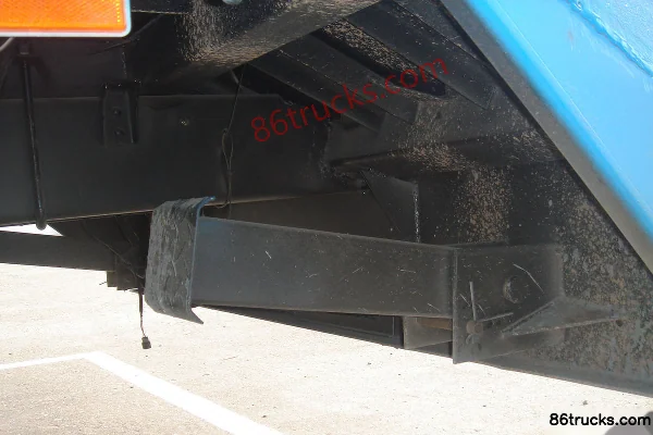 Dongfeng Jinka 103 hp 4X2(6 wheels) Flatbed Truck Cab (2) | 86Trucks