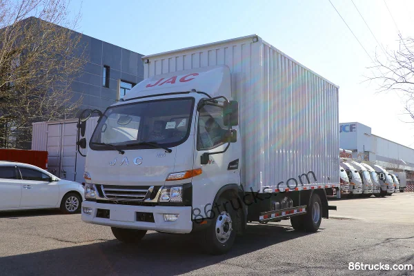 JAC Junling V6 130 hp 4X2(6 wheels) 4.18m single-row flatbed light truck (China VI) Exterior (3) | 86Trucks