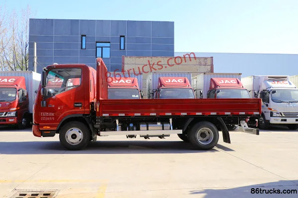 JAC Shuailing Q6 Comfort 136hp 4X2(6 wheels) 4.18m Single Row Flatbed Light Truck (China VI) Exterior (3) | 86Trucks