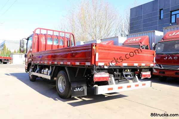 JAC Shuailing Q6 Comfort 136hp 4X2(6 wheels) 4.18m Single Row Flatbed Light Truck (China VI) Body (2) | 86Trucks
